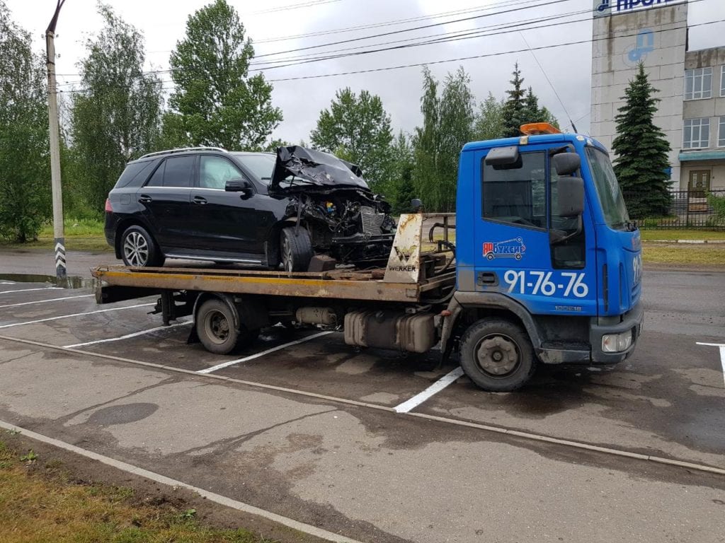 Эвакуатор Ярославль с авто после аварии
